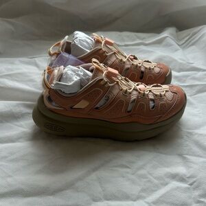 Keen Women's Peach and Tan Sandals